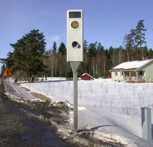 936px-Older_road-rule_enforcement_camera_Sweden